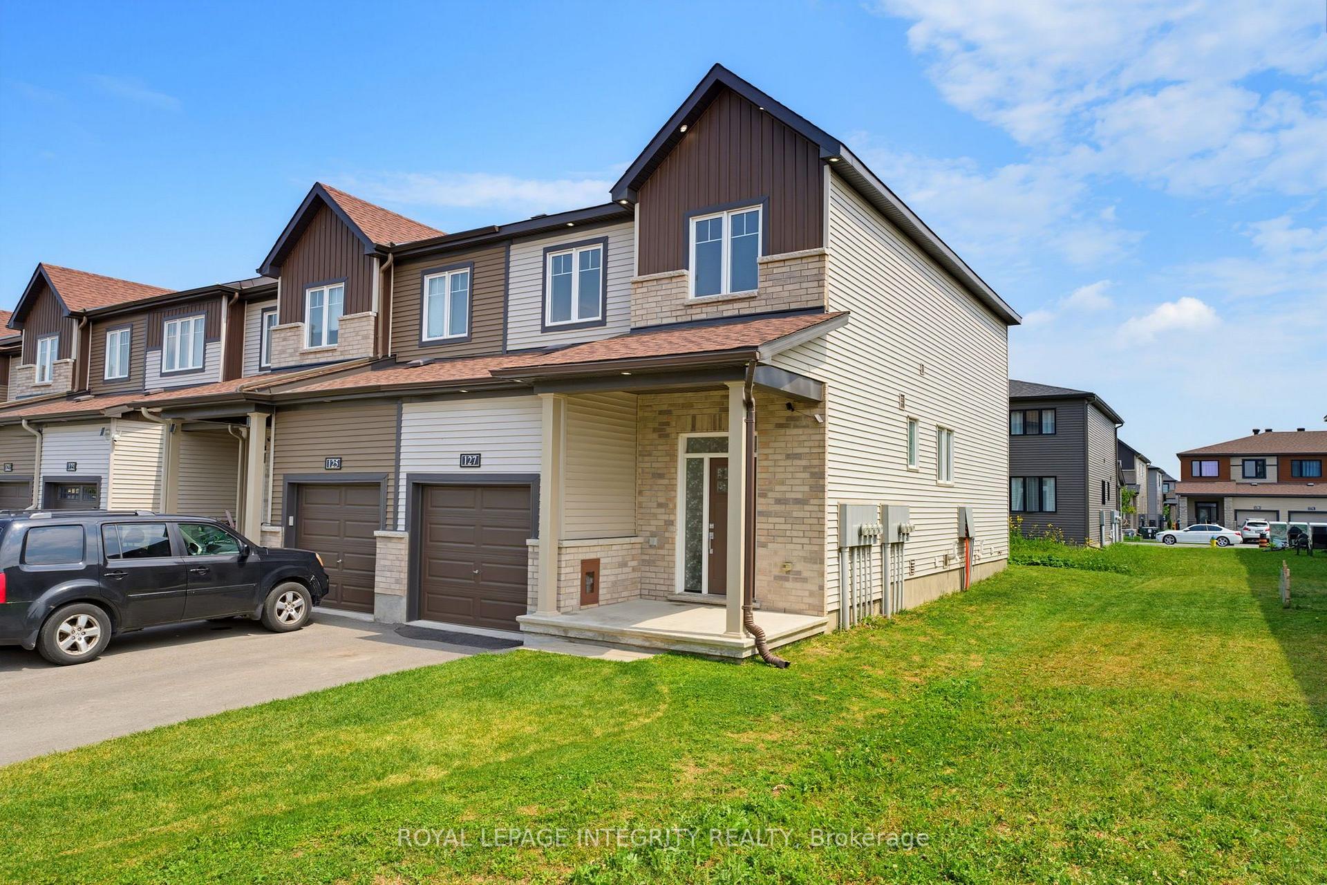 Photo 6 of 127 Chakra Street, Ottawa, Barrhaven - Heritage Park — HOMEH