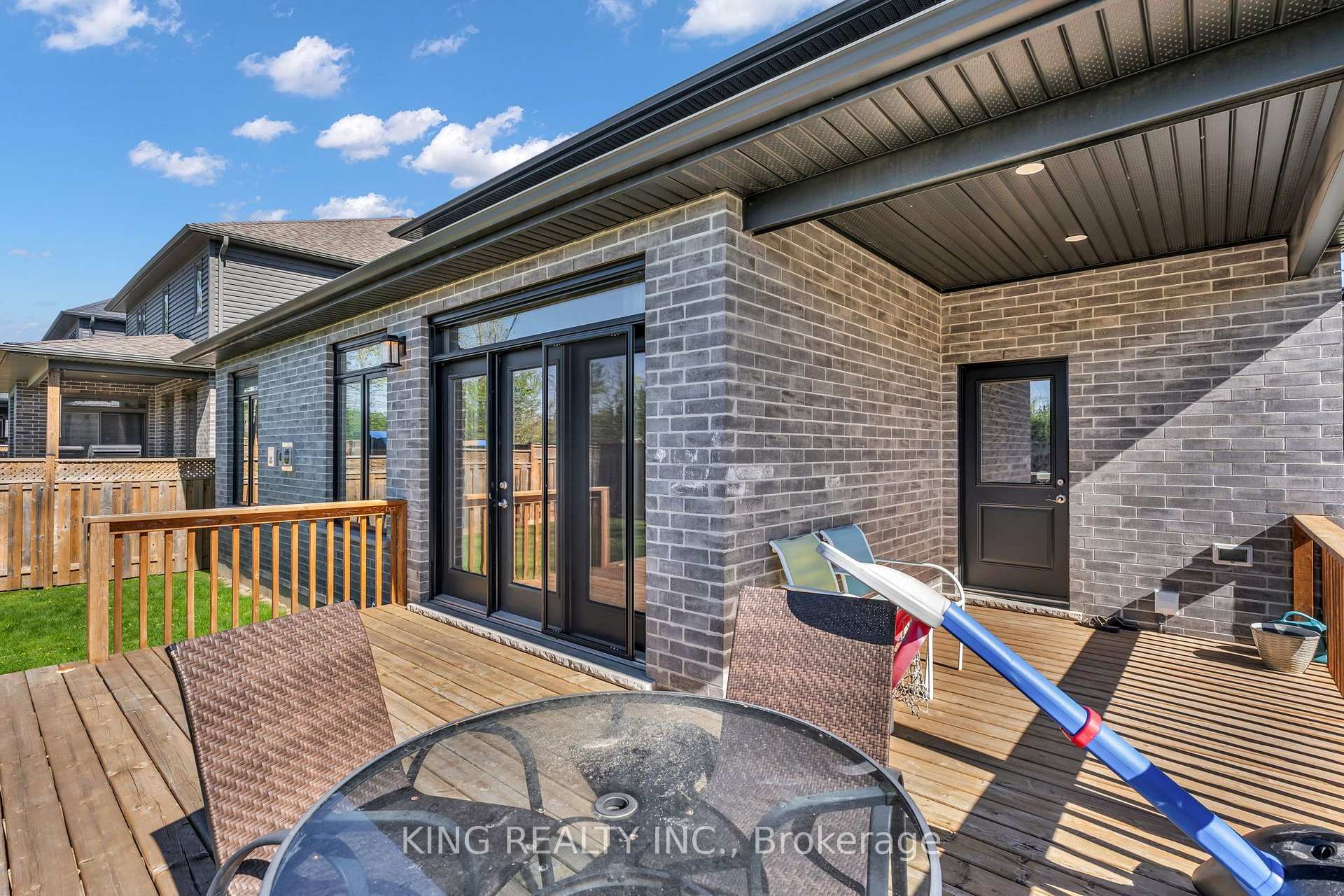 Photo 38 of Unit 33, 1061 Eagletrace Drive, London, North S — HOMEH