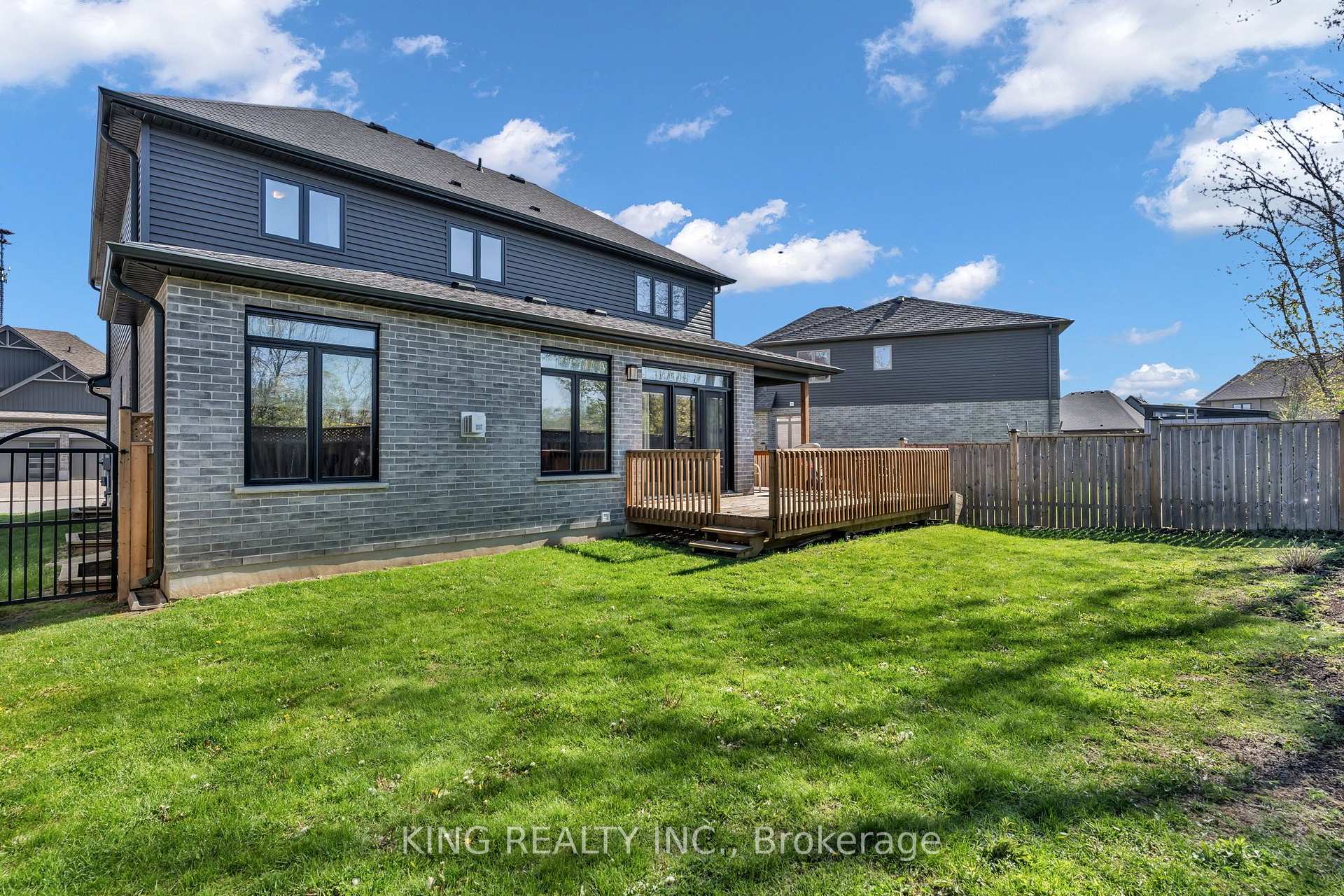 Photo 39 of Unit 33, 1061 Eagletrace Drive, London, North S — HOMEH