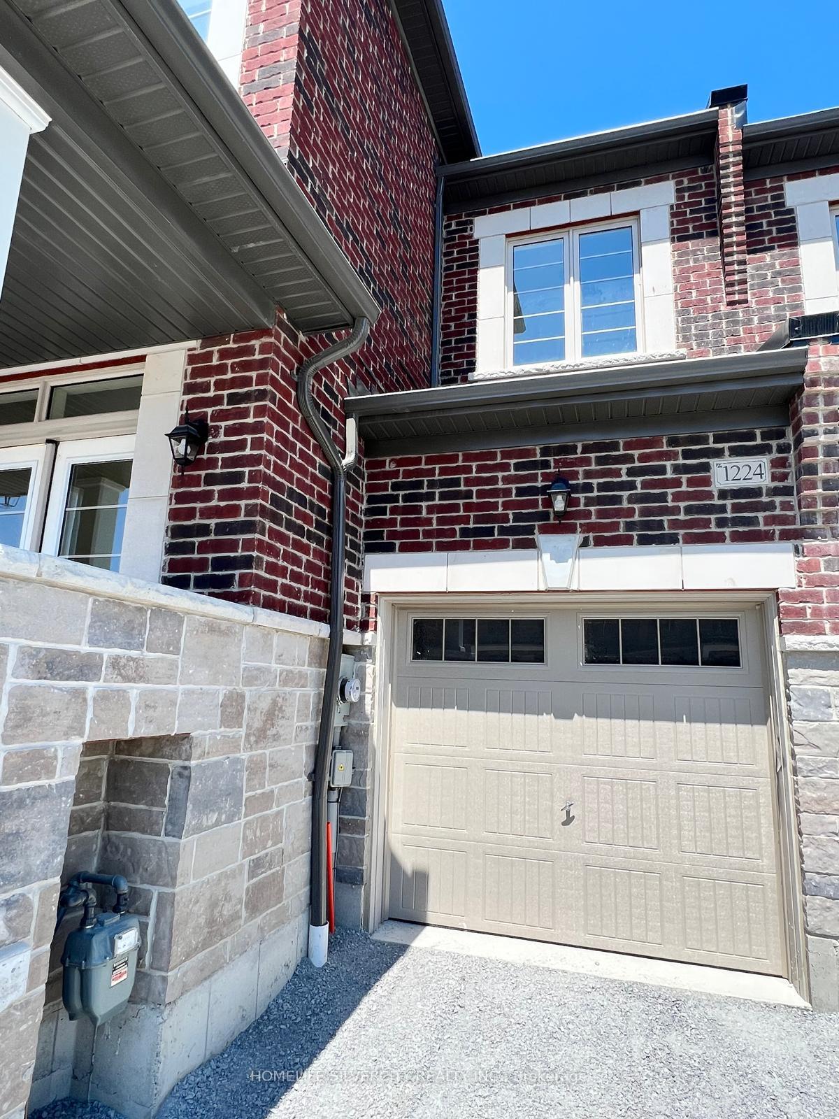 Photo 3 of 1224 Rexton Drive, Oshawa, Kedron — HOMEH