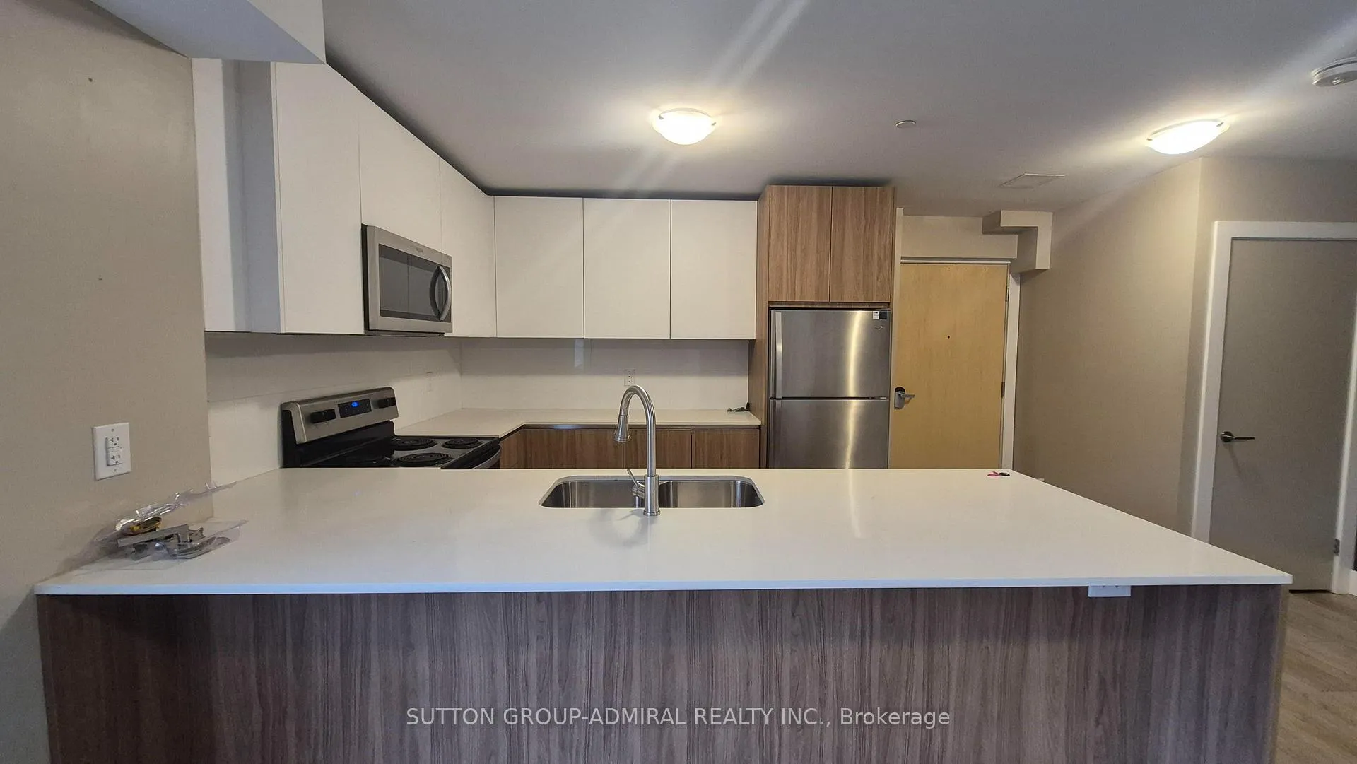 Photo 4 of Unit 202, 293 Viewmount Avenue, North York, Yorkdale-Glen Park — HOMEH