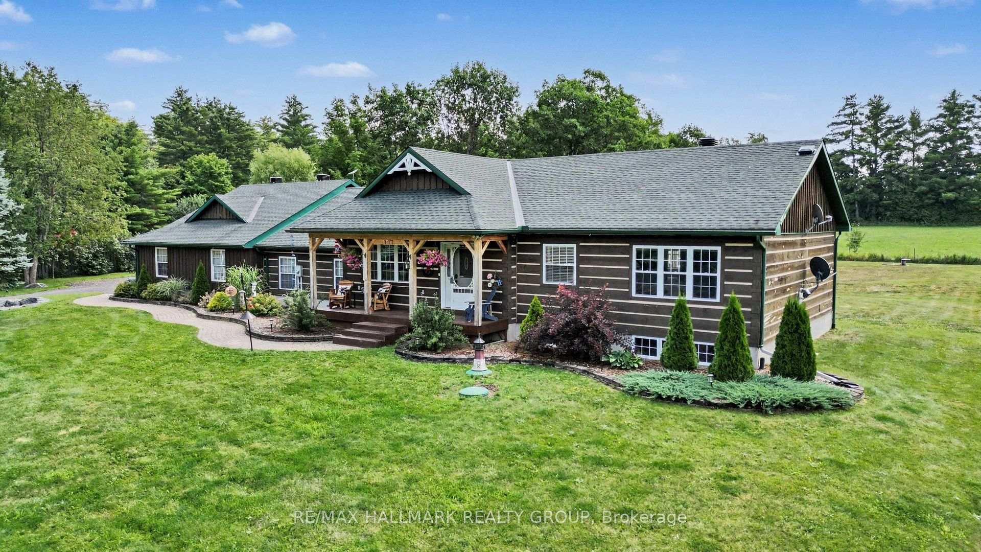 Photo 1 of 117 Lorlei Drive, McNab/Braeside, Mcnab/Braeside Twps — HOMEH