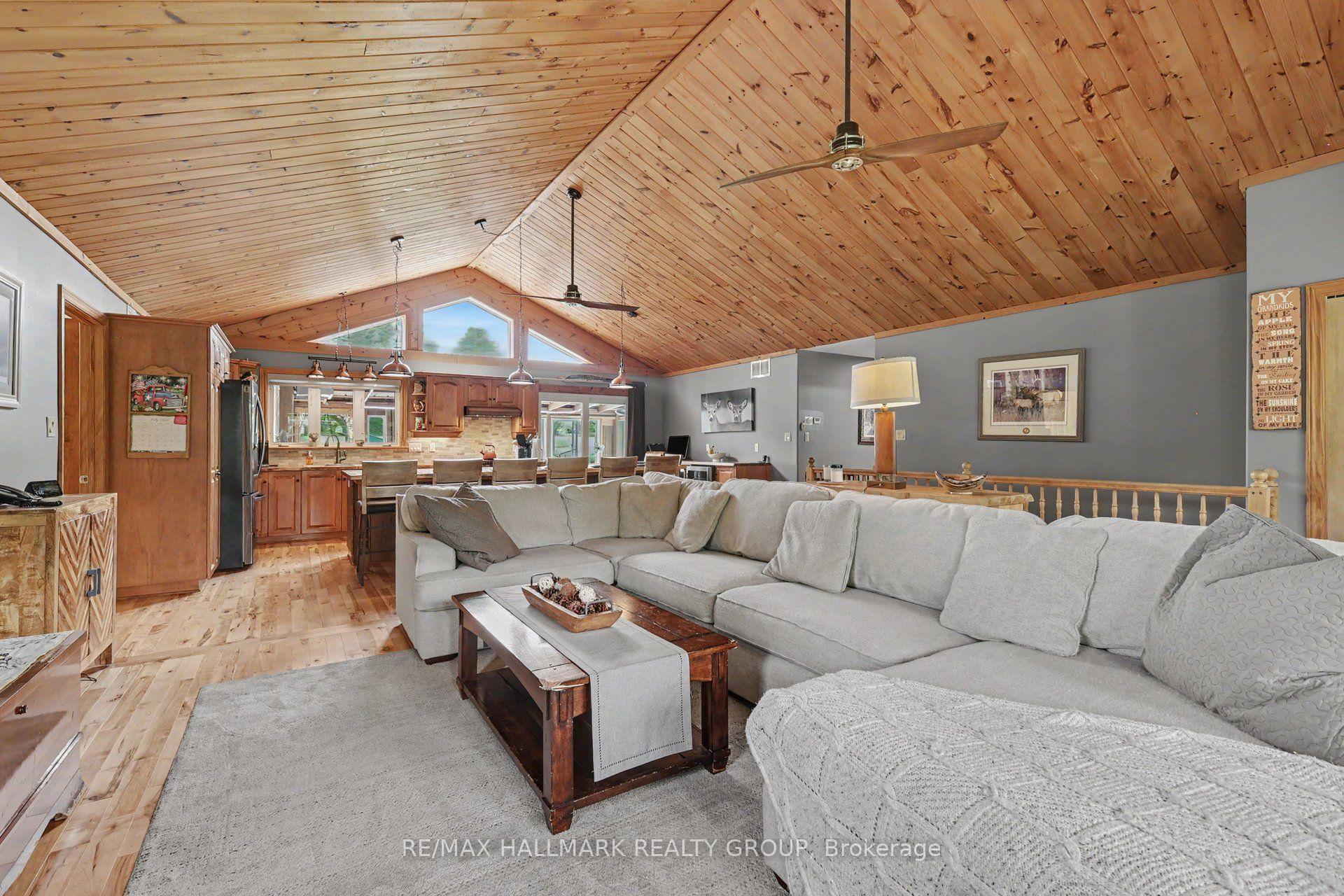Photo 6 of 117 Lorlei Drive, McNab/Braeside, Mcnab/Braeside Twps — HOMEH