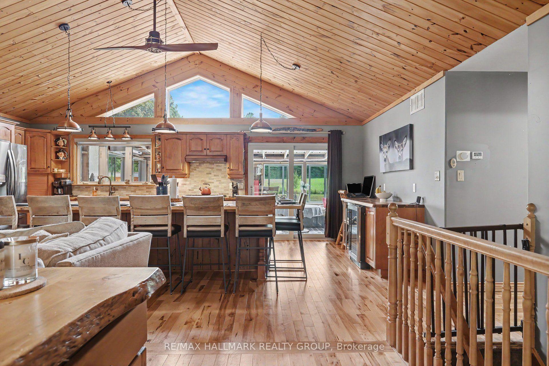 Photo 7 of 117 Lorlei Drive, McNab/Braeside, Mcnab/Braeside Twps — HOMEH