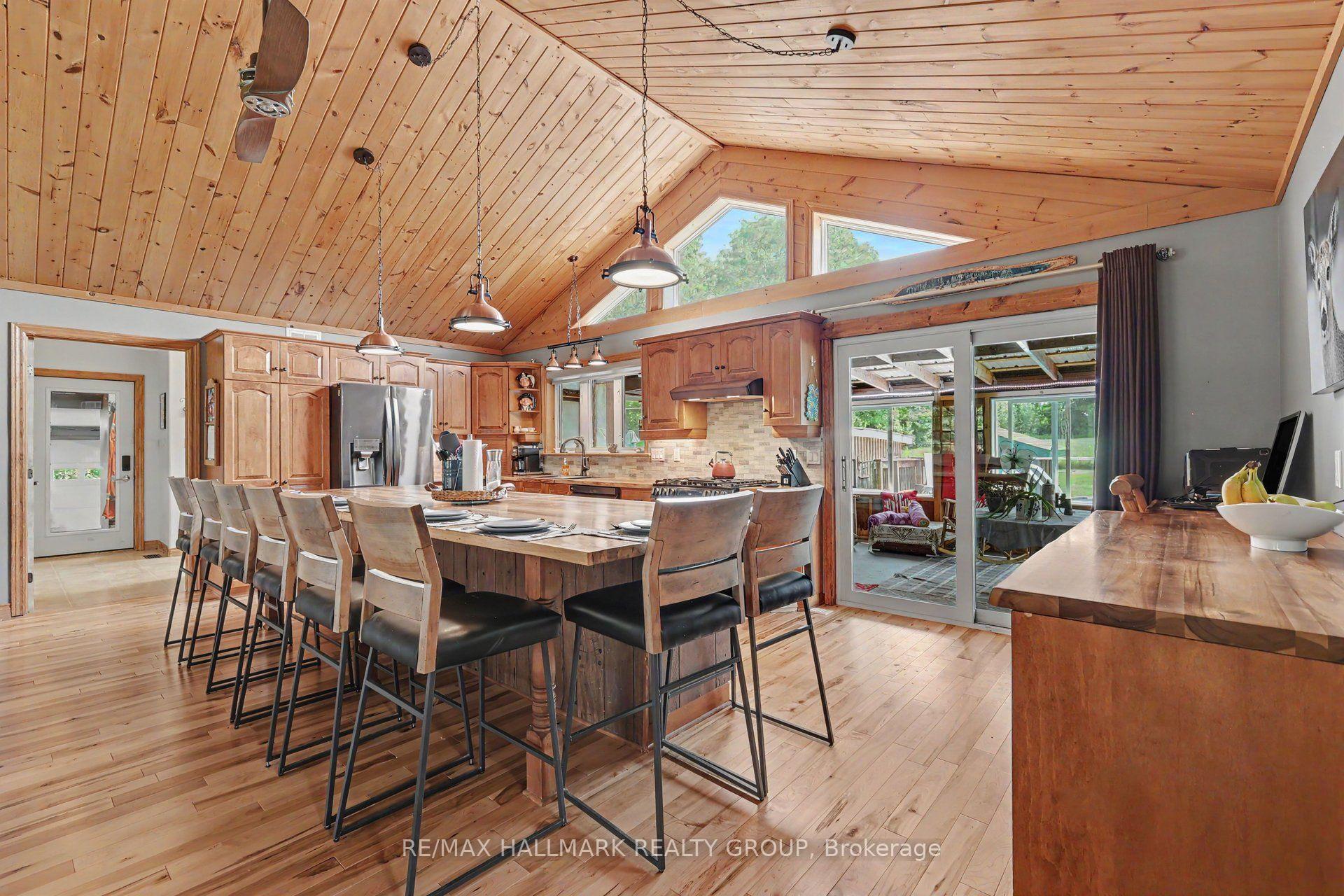 Photo 8 of 117 Lorlei Drive, McNab/Braeside, Mcnab/Braeside Twps — HOMEH