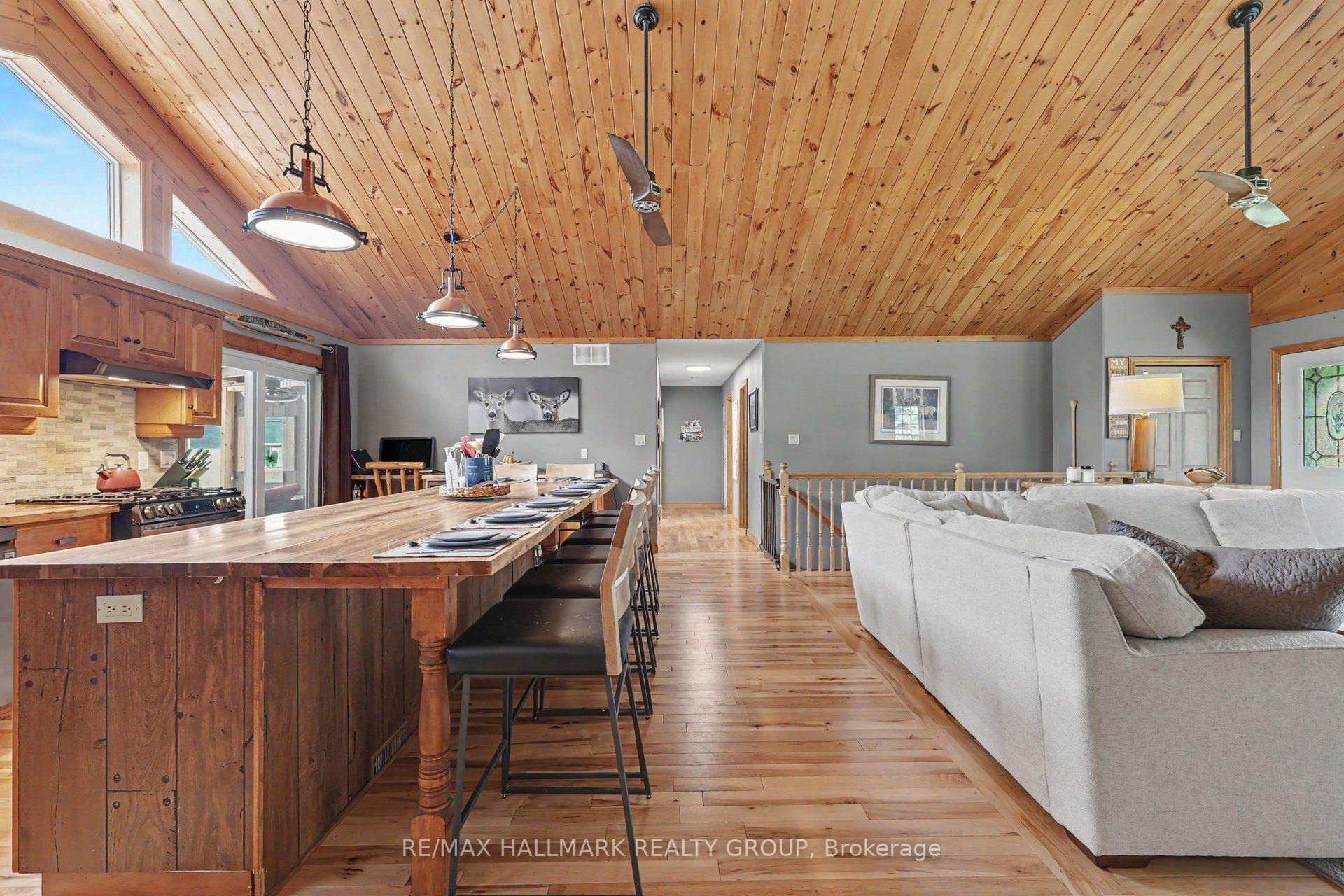 Photo 9 of 117 Lorlei Drive, McNab/Braeside, Mcnab/Braeside Twps — HOMEH