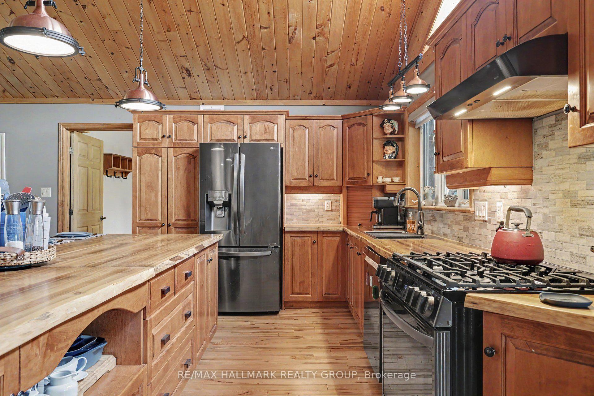 Photo 11 of 117 Lorlei Drive, McNab/Braeside, Mcnab/Braeside Twps — HOMEH