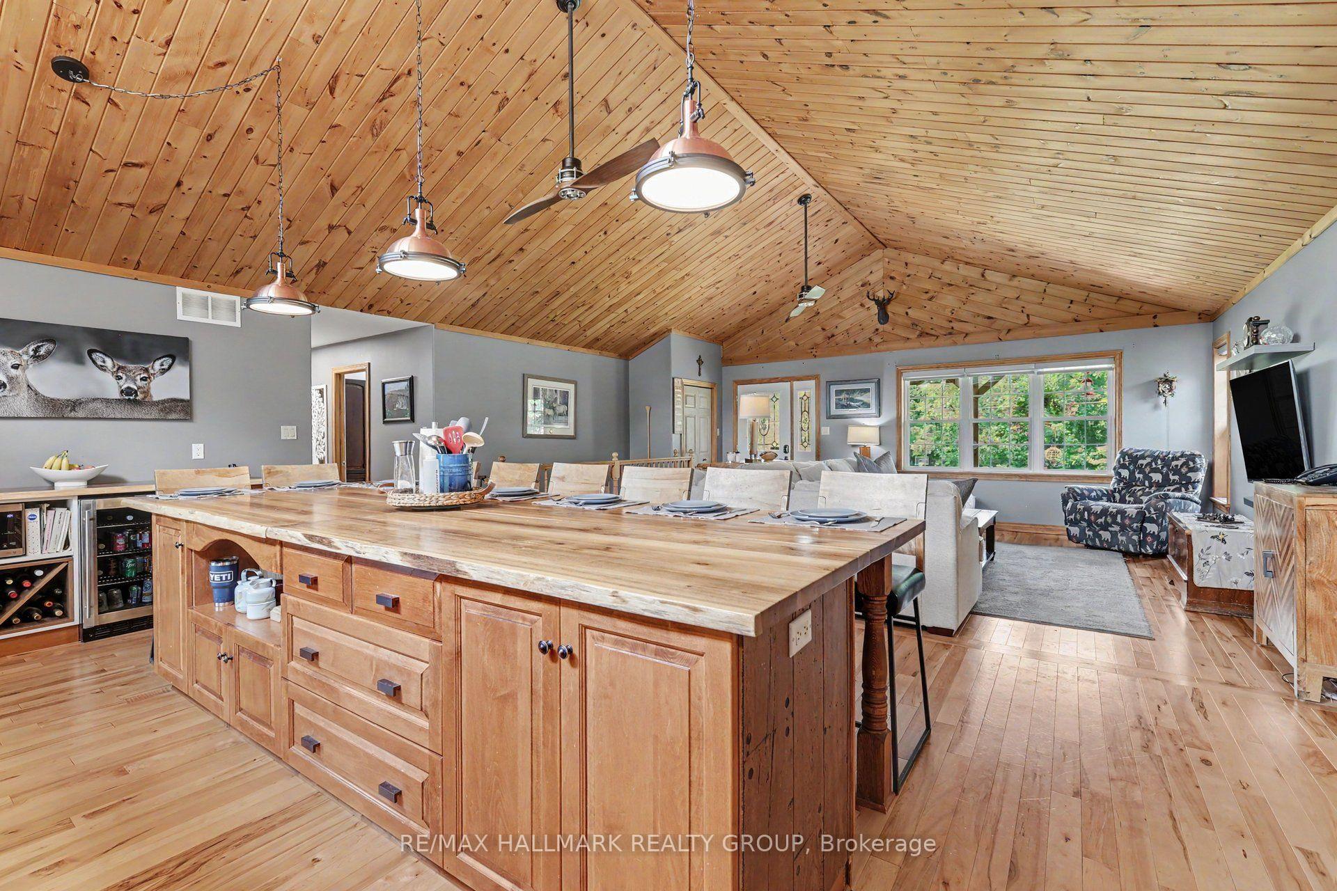 Photo 12 of 117 Lorlei Drive, McNab/Braeside, Mcnab/Braeside Twps — HOMEH