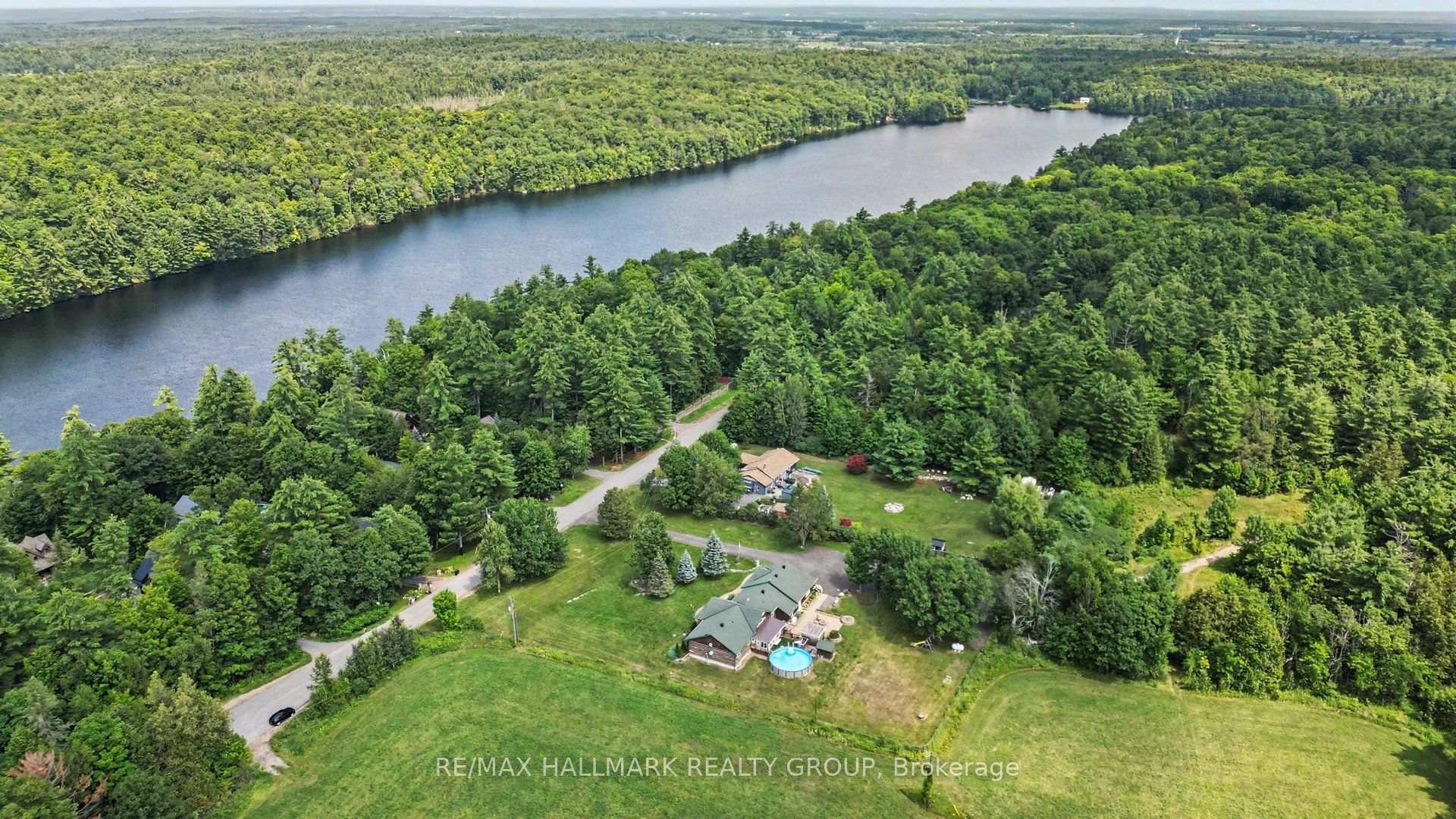 Photo 47 of 117 Lorlei Drive, McNab/Braeside, Mcnab/Braeside Twps — HOMEH