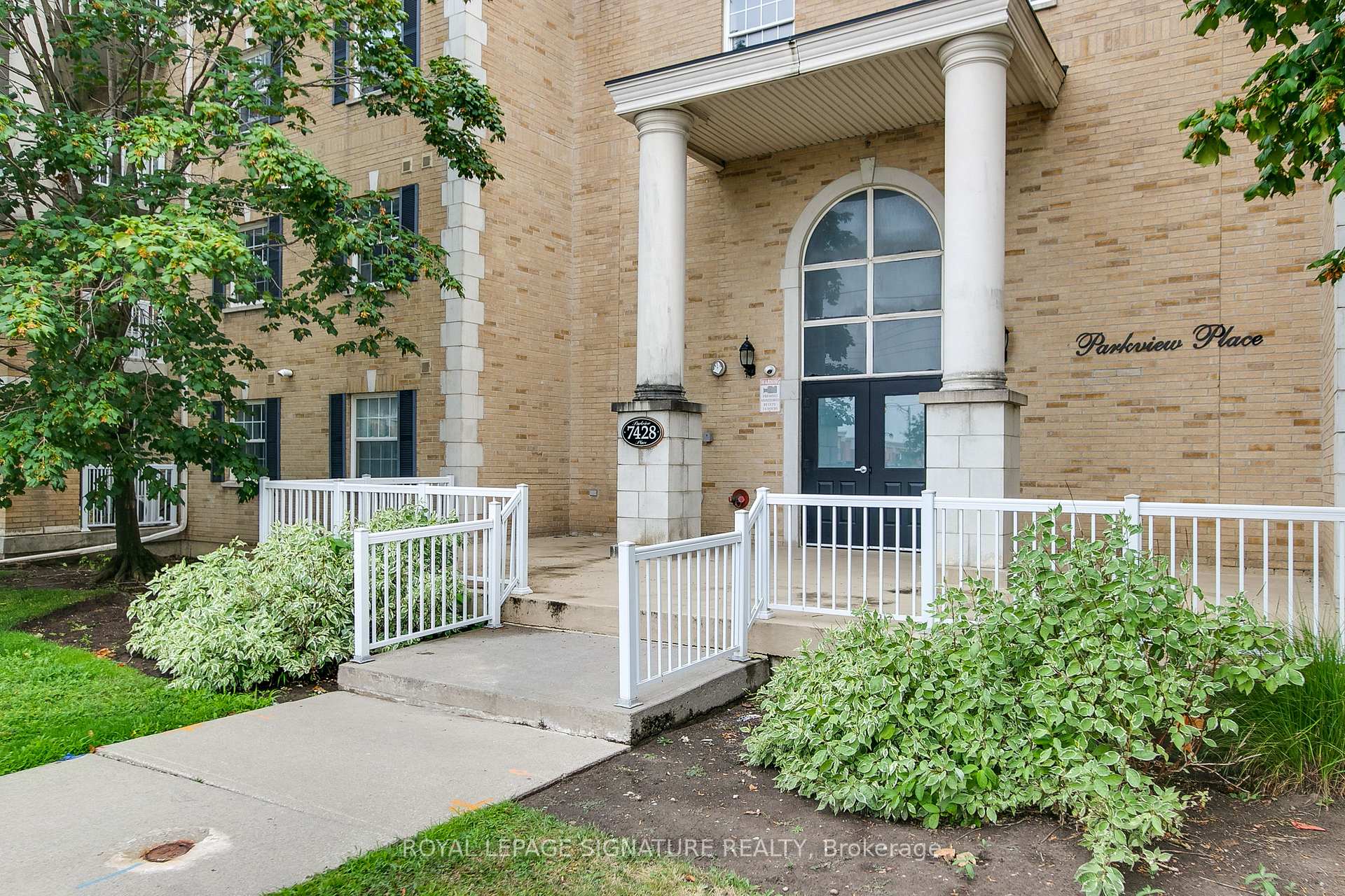 Photo 3 of Unit 407, 7428 Markham Road, Markham, Middlefield — HOMEH