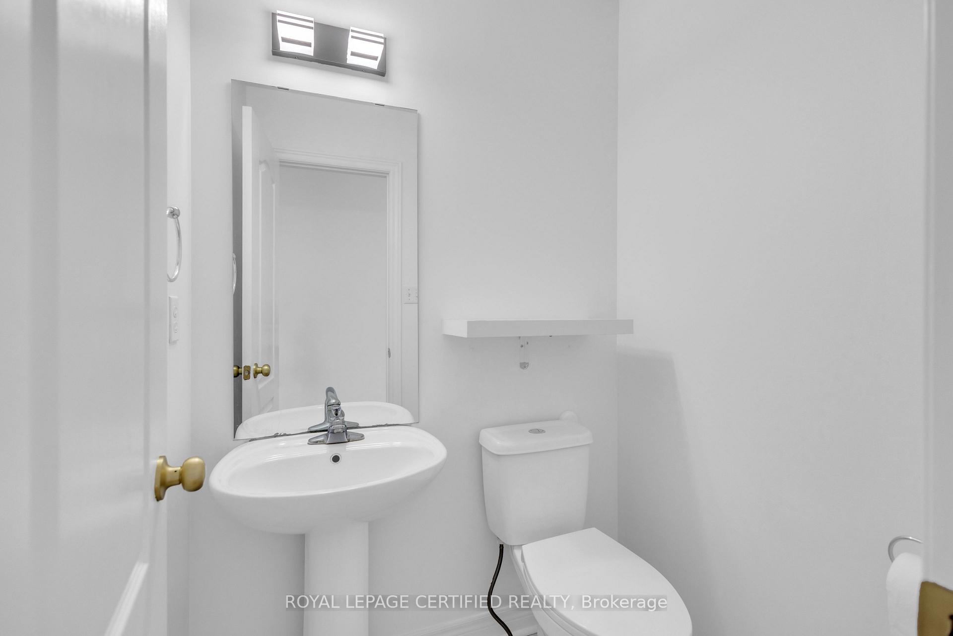 Photo 5 of 56 Pefferlaw Circle, Brampton, Bram West — HOMEH