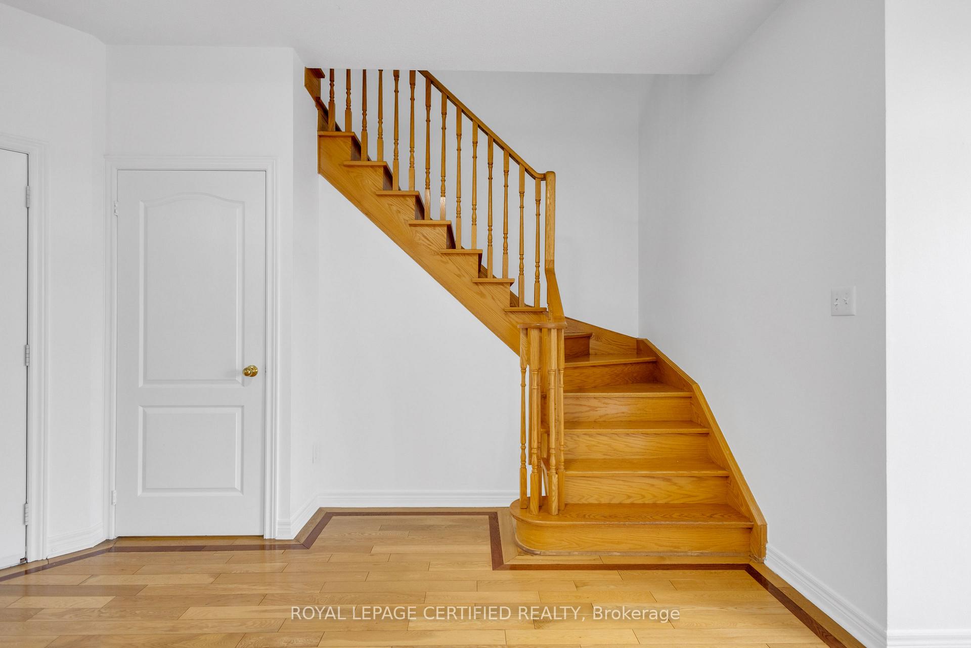 Photo 13 of 56 Pefferlaw Circle, Brampton, Bram West — HOMEH