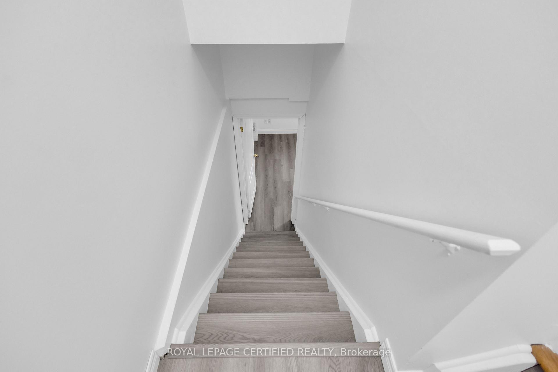 Photo 31 of 56 Pefferlaw Circle, Brampton, Bram West — HOMEH