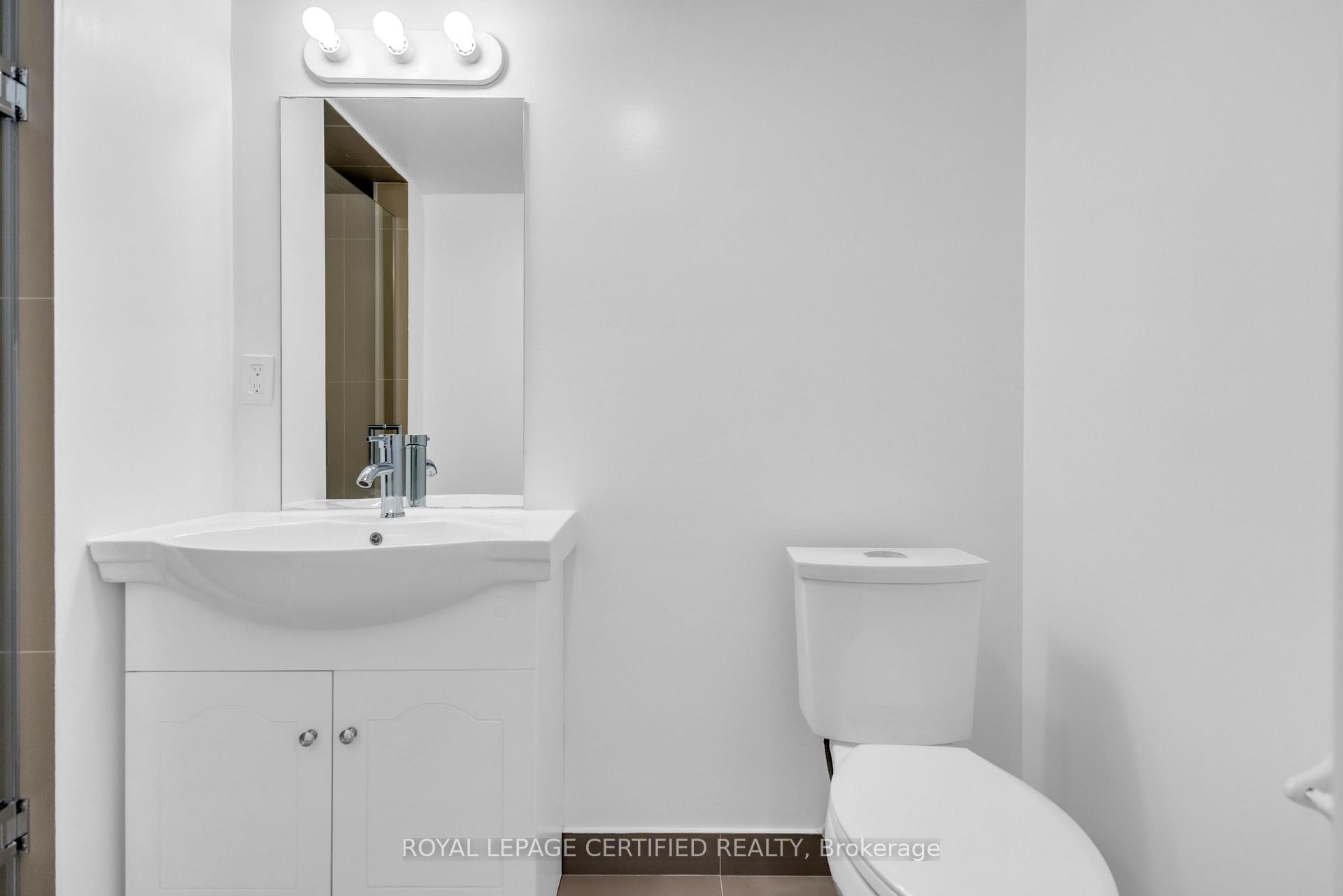 Photo 34 of 56 Pefferlaw Circle, Brampton, Bram West — HOMEH