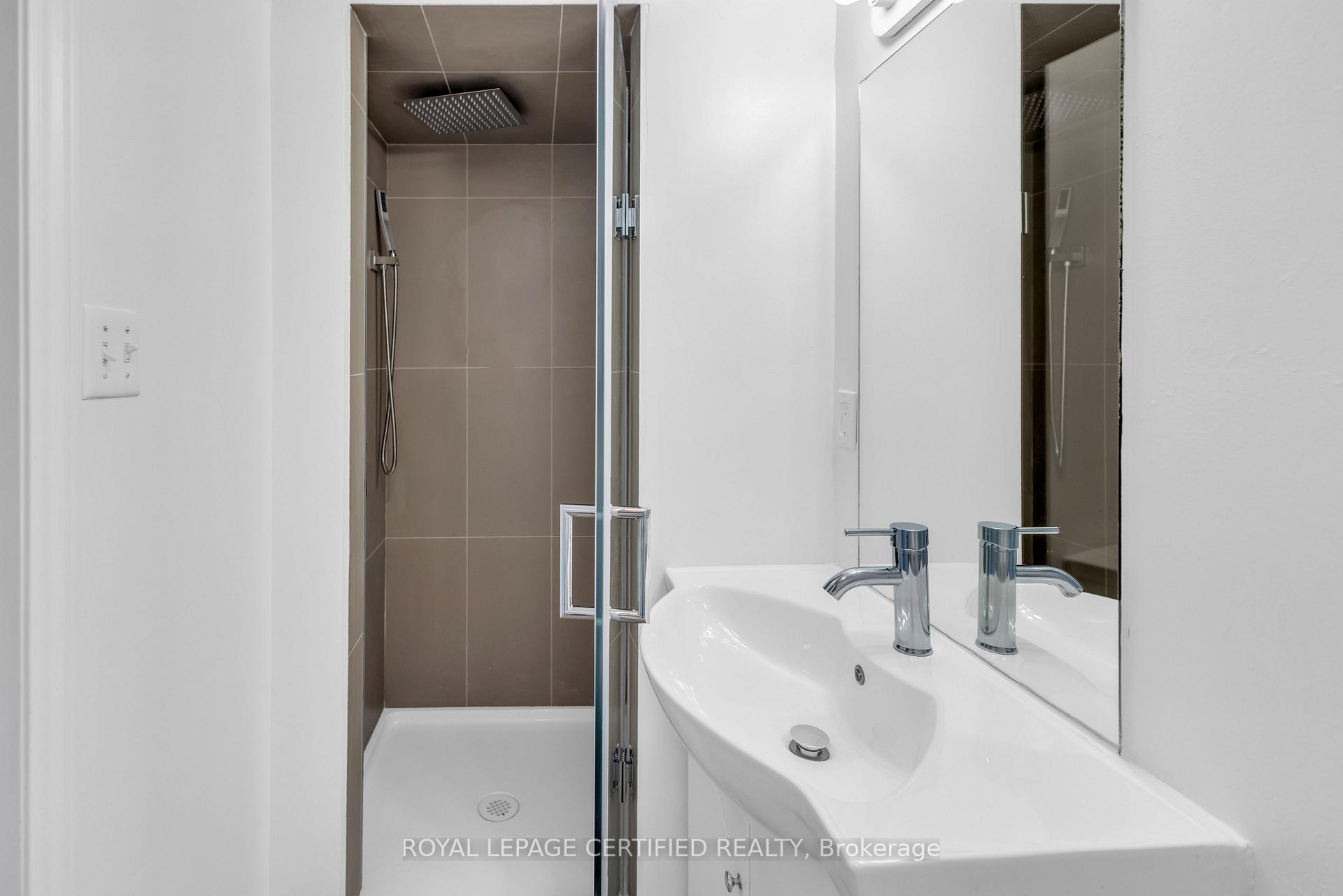 Photo 35 of 56 Pefferlaw Circle, Brampton, Bram West — HOMEH