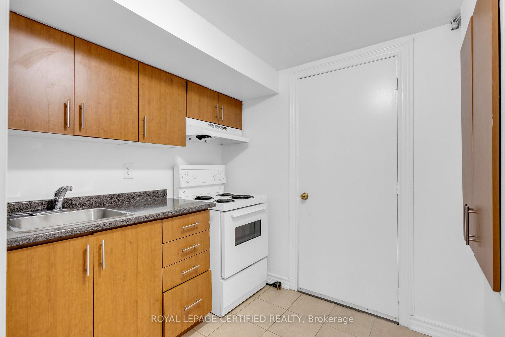Photo 38 of 56 Pefferlaw Circle, Brampton, Bram West — HOMEH