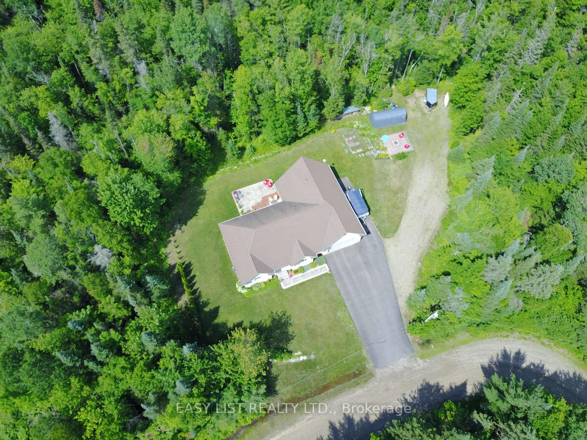 Photo 4 of 110 Monck Square, Laurentian Hills, Chalk River and Laurentian Hills South — HOMEH
