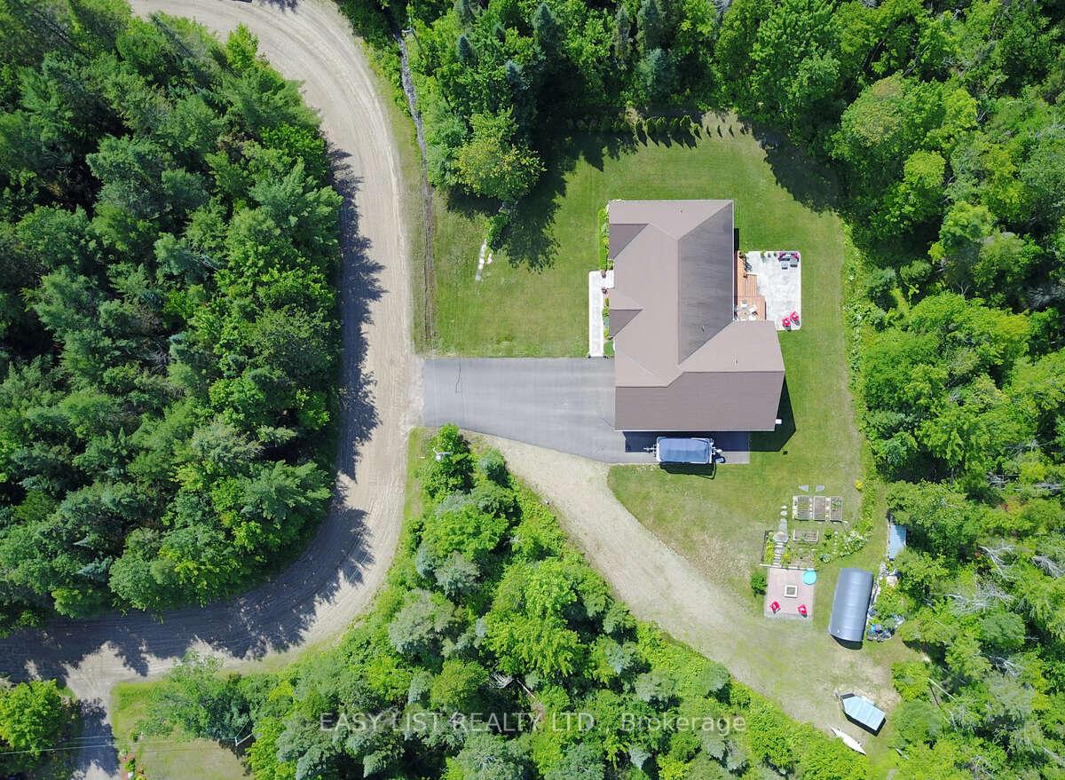 Photo 5 of 110 Monck Square, Laurentian Hills, Chalk River and Laurentian Hills South — HOMEH