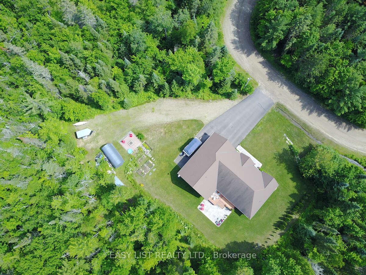 Photo 6 of 110 Monck Square, Laurentian Hills, Chalk River and Laurentian Hills South — HOMEH