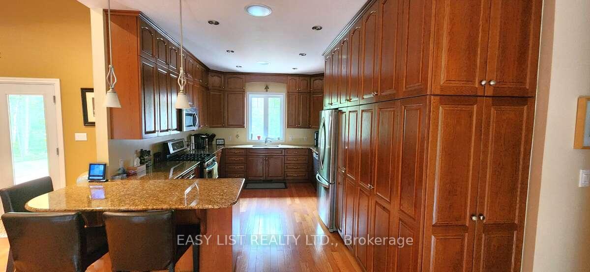 Photo 9 of 110 Monck Square, Laurentian Hills, Chalk River and Laurentian Hills South — HOMEH