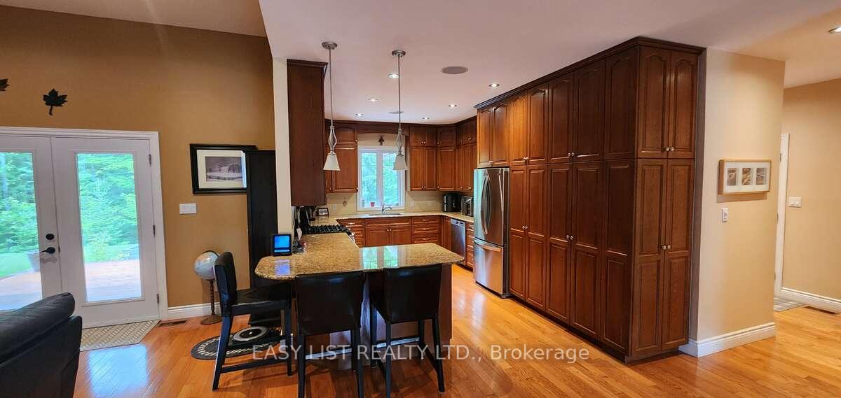 Photo 10 of 110 Monck Square, Laurentian Hills, Chalk River and Laurentian Hills South — HOMEH