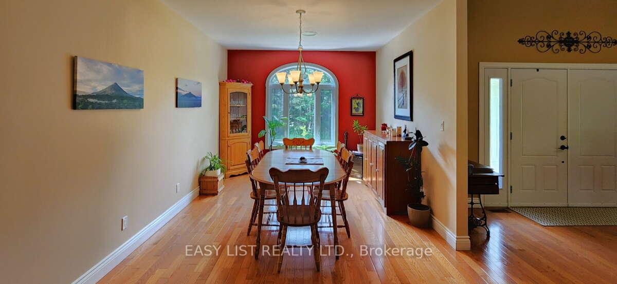 Photo 11 of 110 Monck Square, Laurentian Hills, Chalk River and Laurentian Hills South — HOMEH