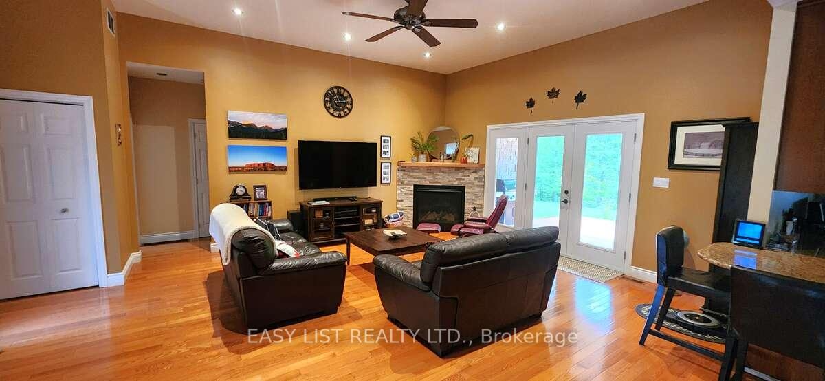 Photo 12 of 110 Monck Square, Laurentian Hills, Chalk River and Laurentian Hills South — HOMEH
