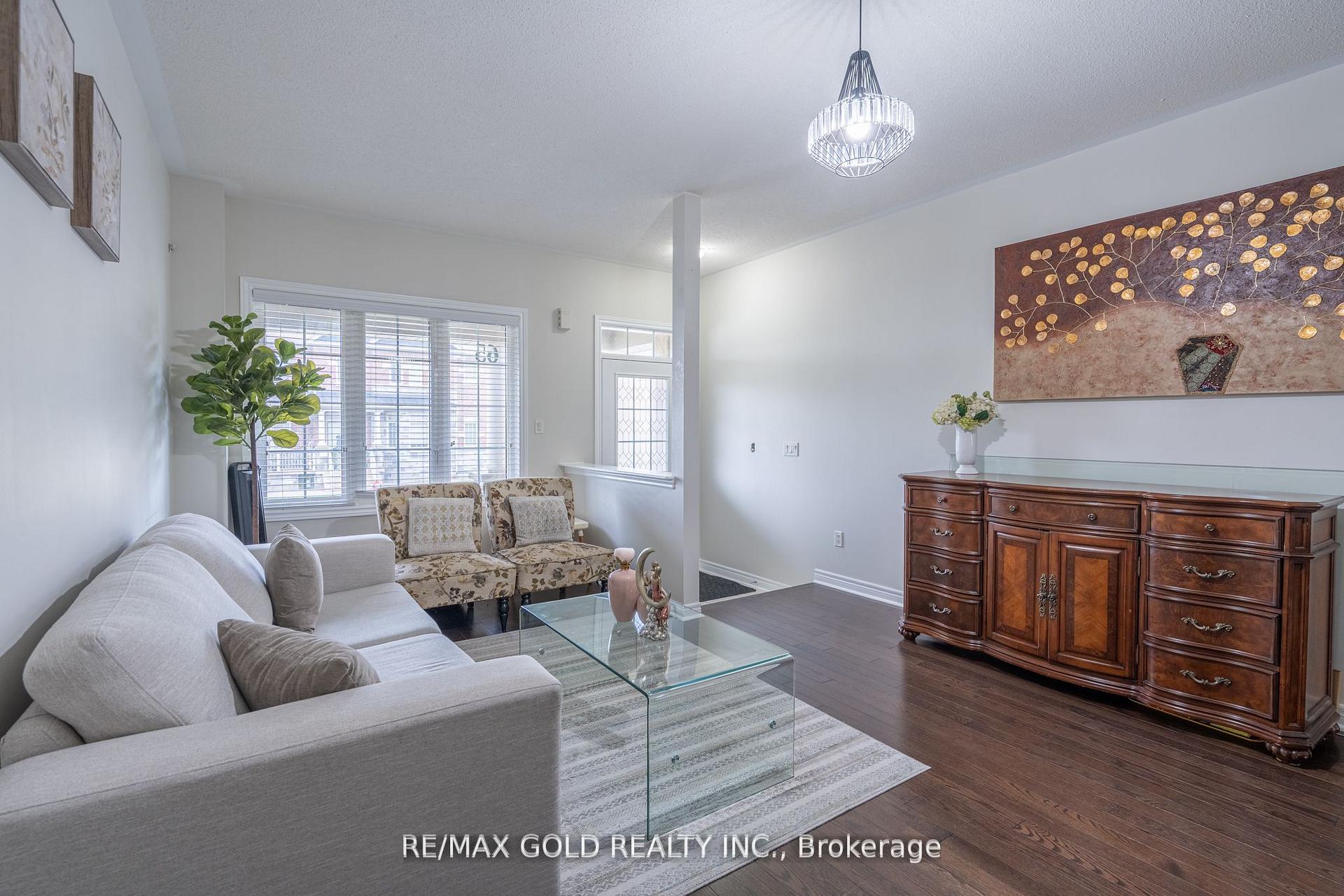 Photo 2 of 65 Villadowns Trail, Brampton, Sandringham-Wellington North — HOMEH