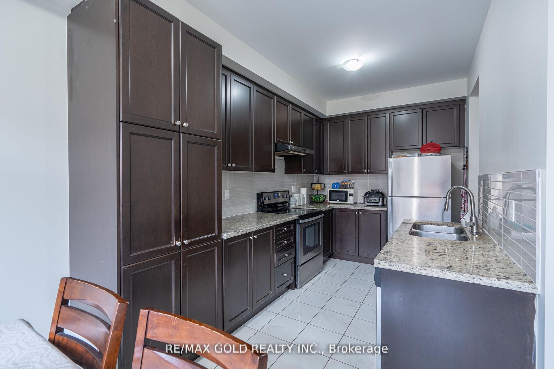 Photo 9 of 65 Villadowns Trail, Brampton, Sandringham-Wellington North — HOMEH