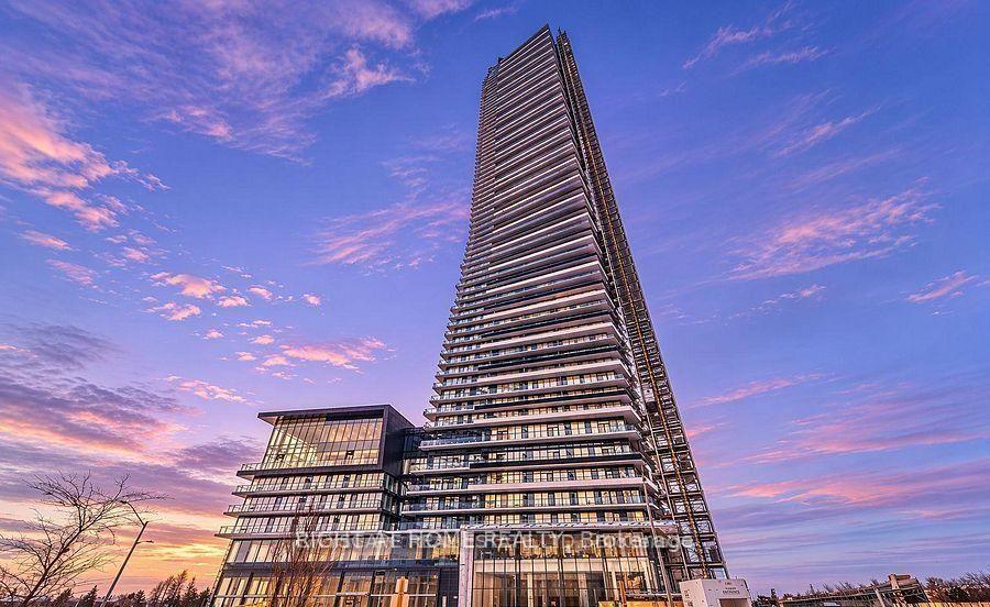 Front of Unit 5612, 448 Burnhamthorpe Road W