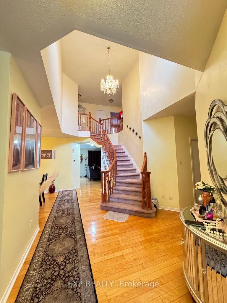 Photo 2 of 2086 Ricardo Street, Ottawa, Avalon East — HOMEH