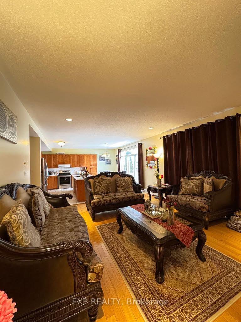 Photo 5 of 2086 Ricardo Street, Ottawa, Avalon East — HOMEH