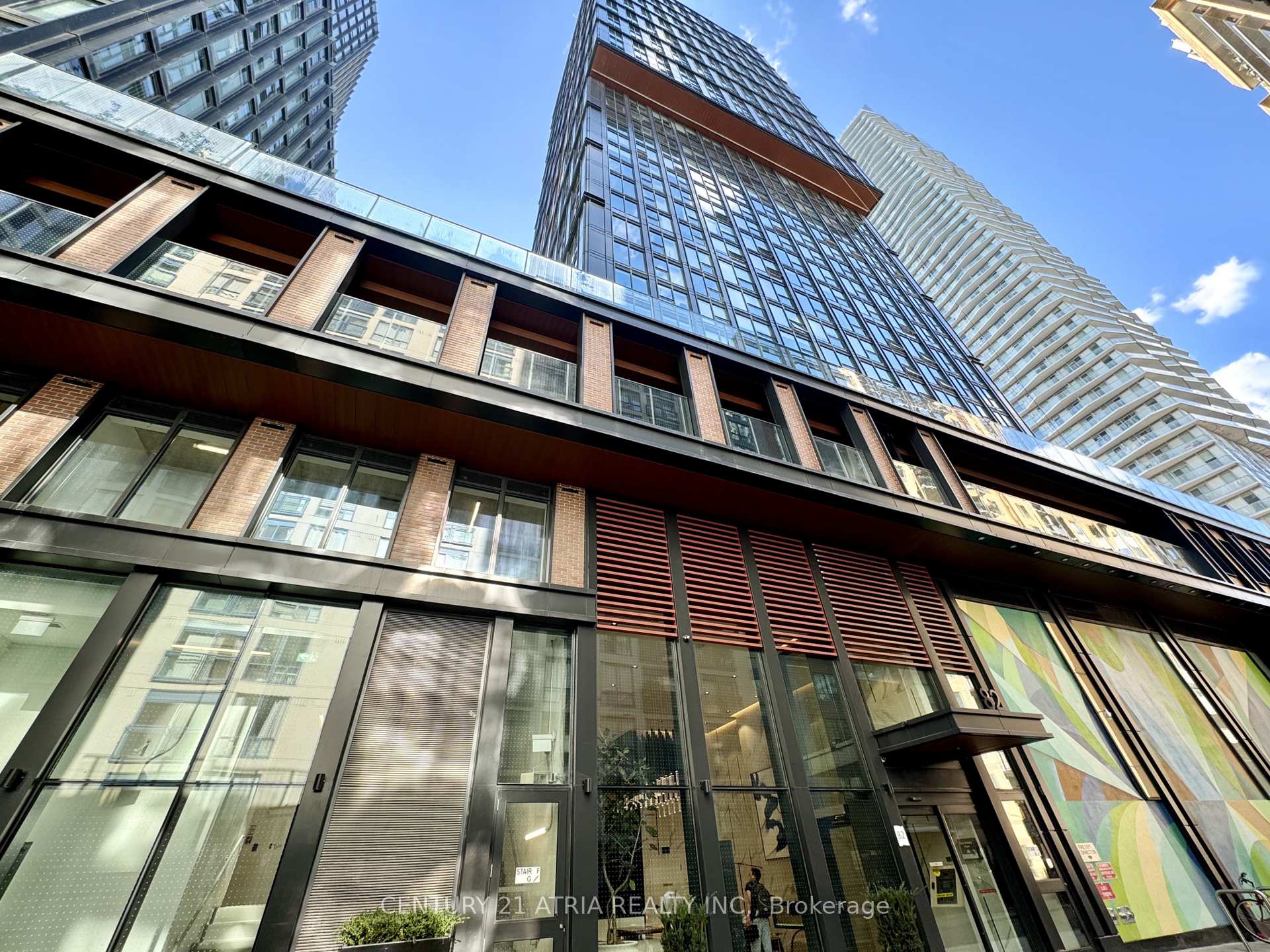 Front of Unit Lph 10, 82 Dalhousie Street
