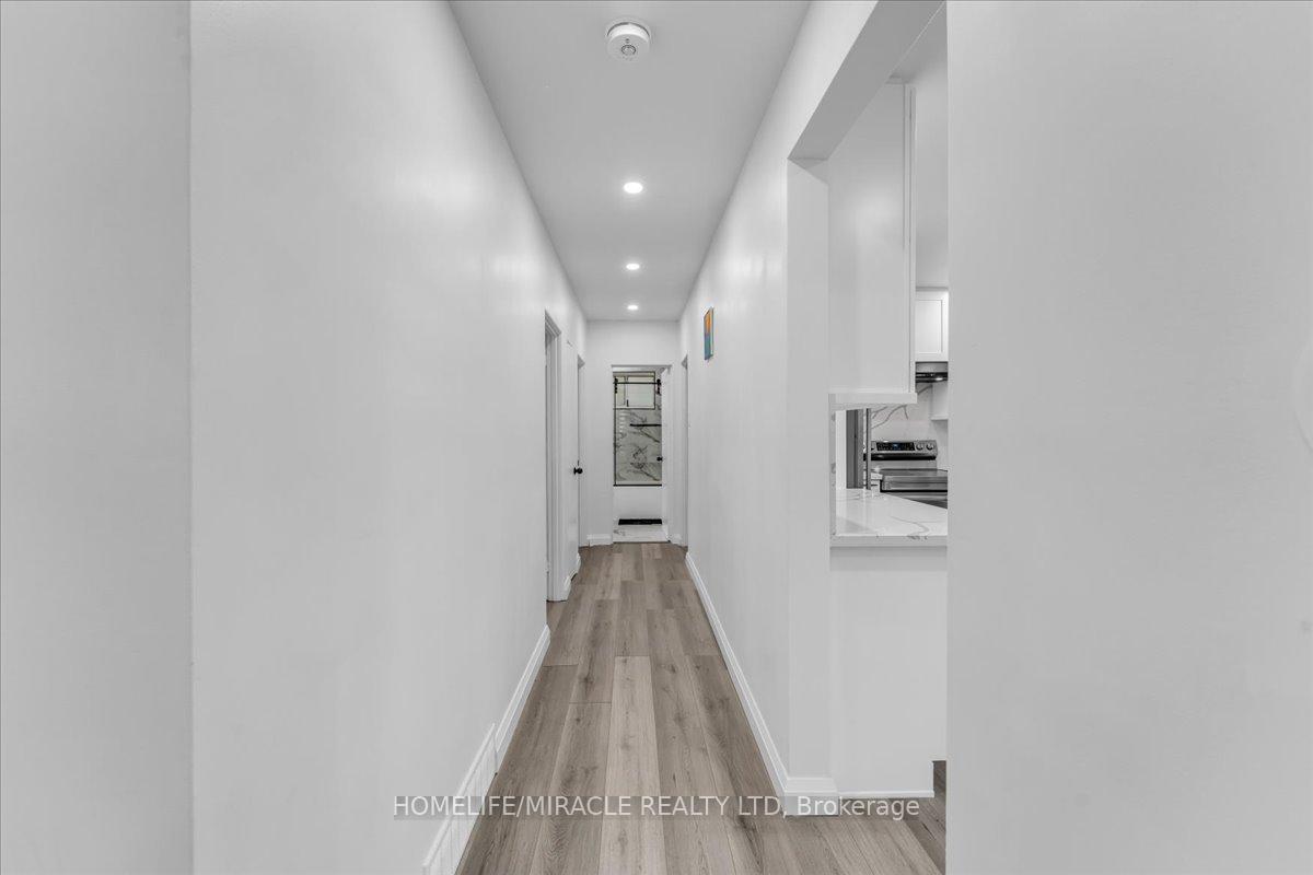 Photo 7 of 1238 Pharmacy Avenue, Scarborough, Wexford-Maryvale — HOMEH