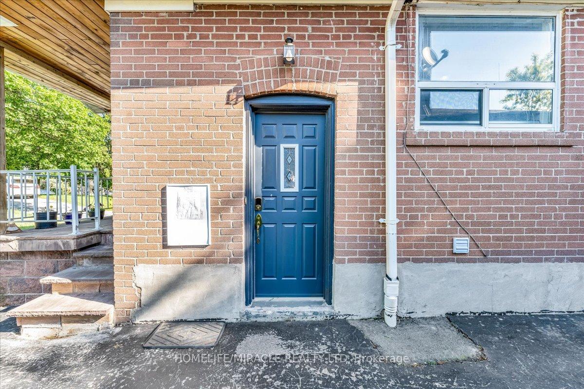 Photo 18 of 1238 Pharmacy Avenue, Scarborough, Wexford-Maryvale — HOMEH