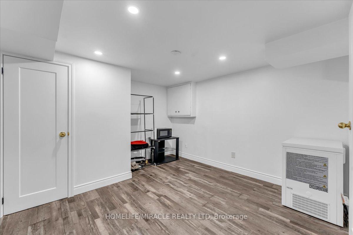 Photo 20 of 1238 Pharmacy Avenue, Scarborough, Wexford-Maryvale — HOMEH