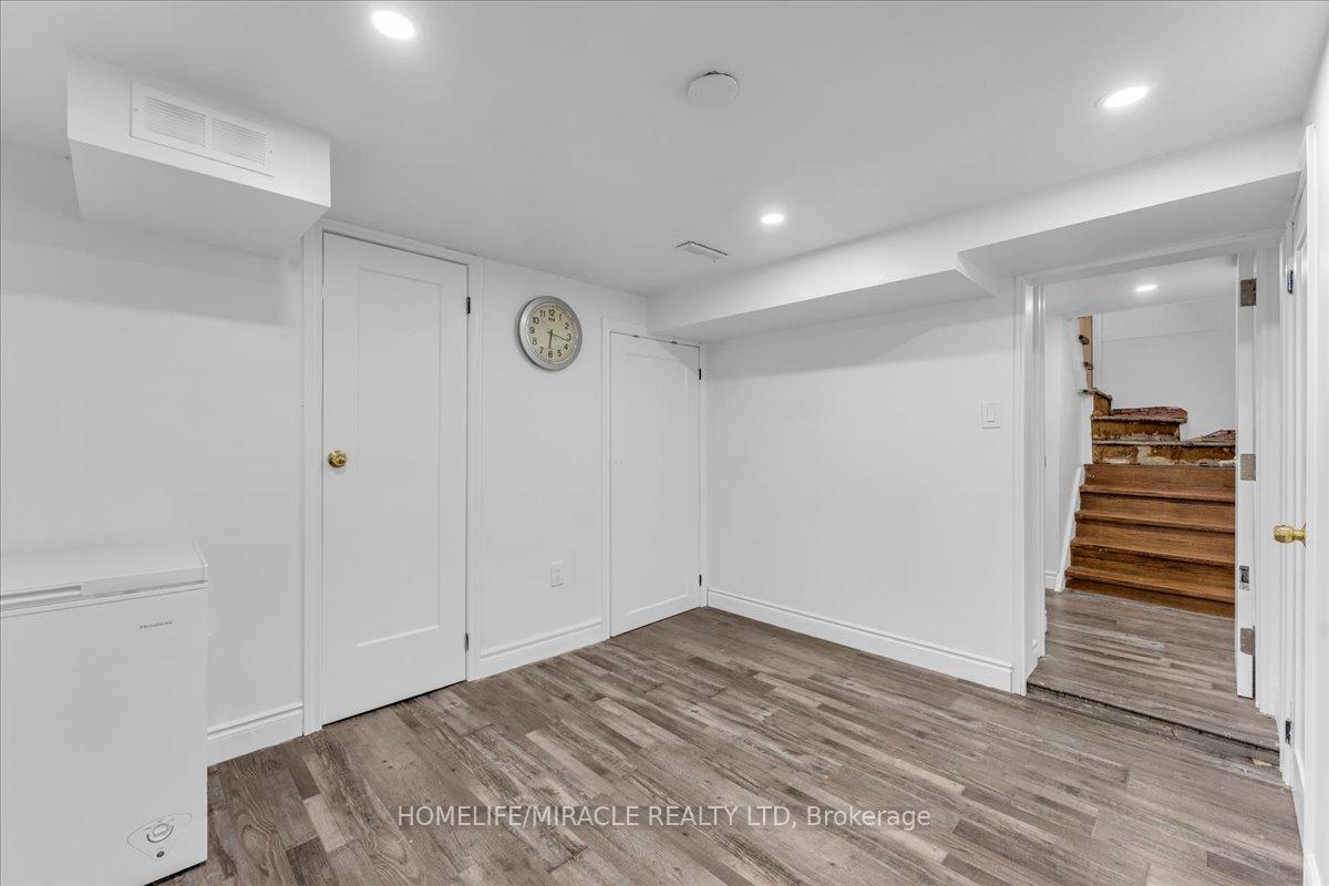 Photo 21 of 1238 Pharmacy Avenue, Scarborough, Wexford-Maryvale — HOMEH