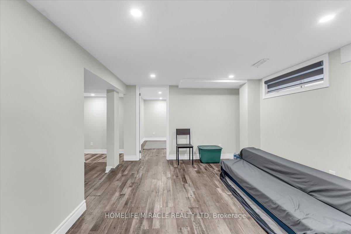 Photo 23 of 1238 Pharmacy Avenue, Scarborough, Wexford-Maryvale — HOMEH