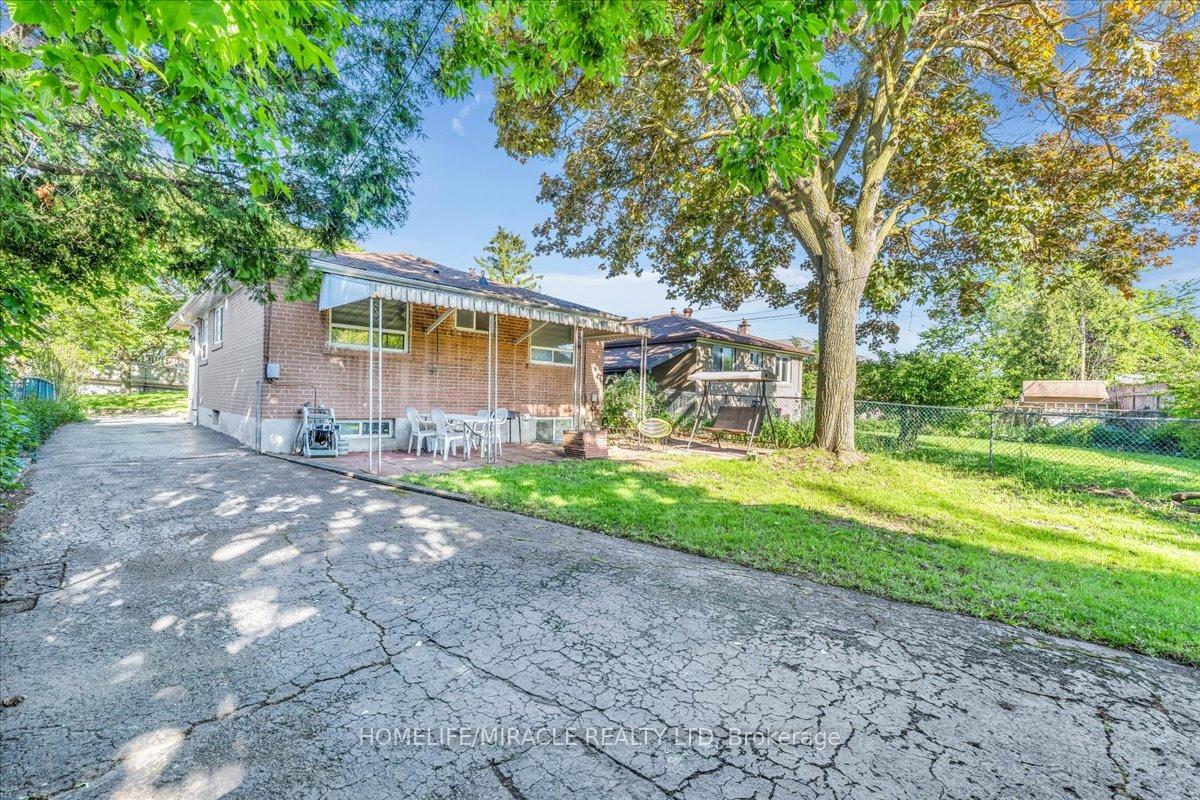 Photo 31 of 1238 Pharmacy Avenue, Scarborough, Wexford-Maryvale — HOMEH