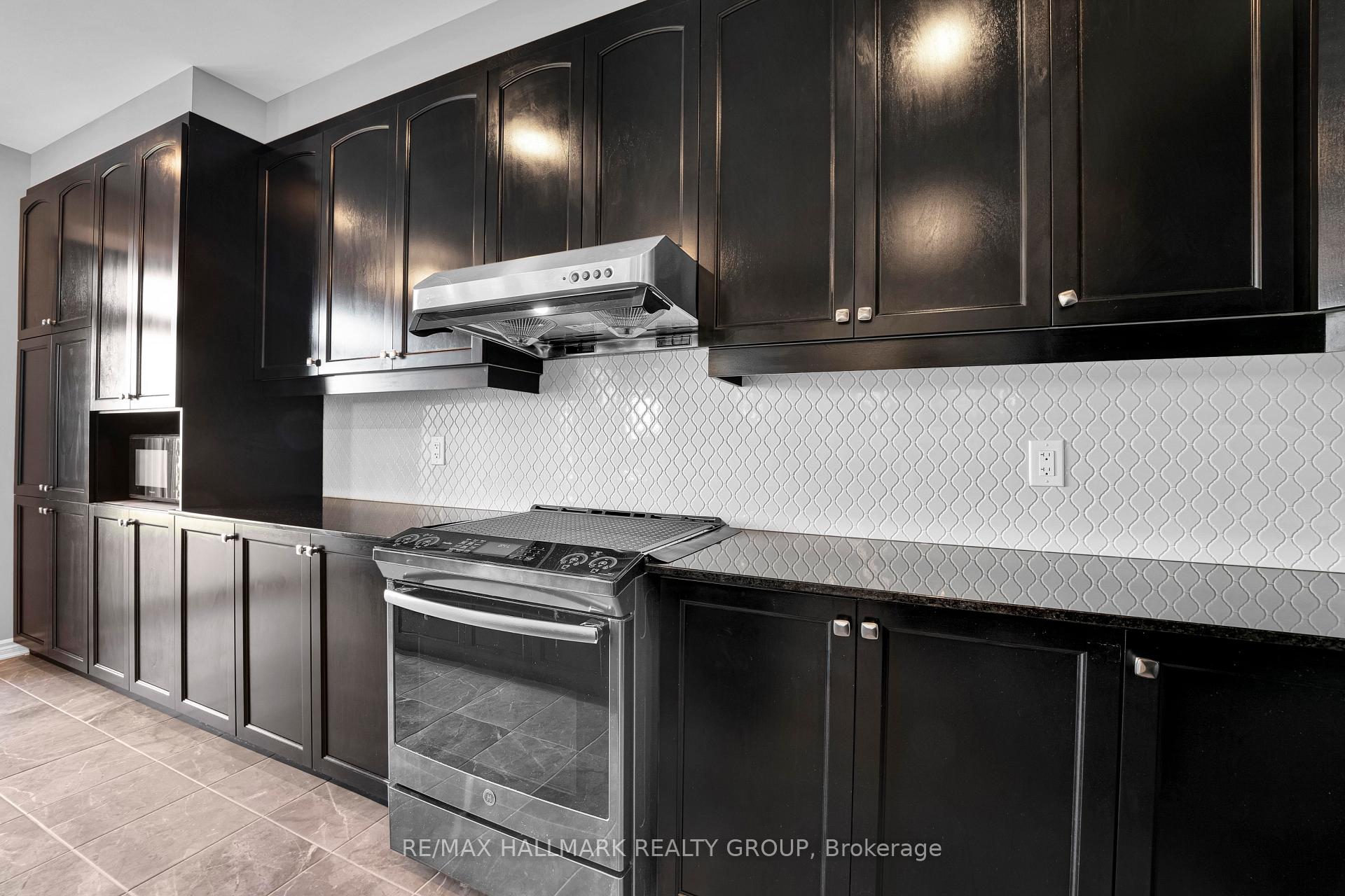 Photo 9 of 305 Sweetclover Way, Ottawa, Avalon West — HOMEH