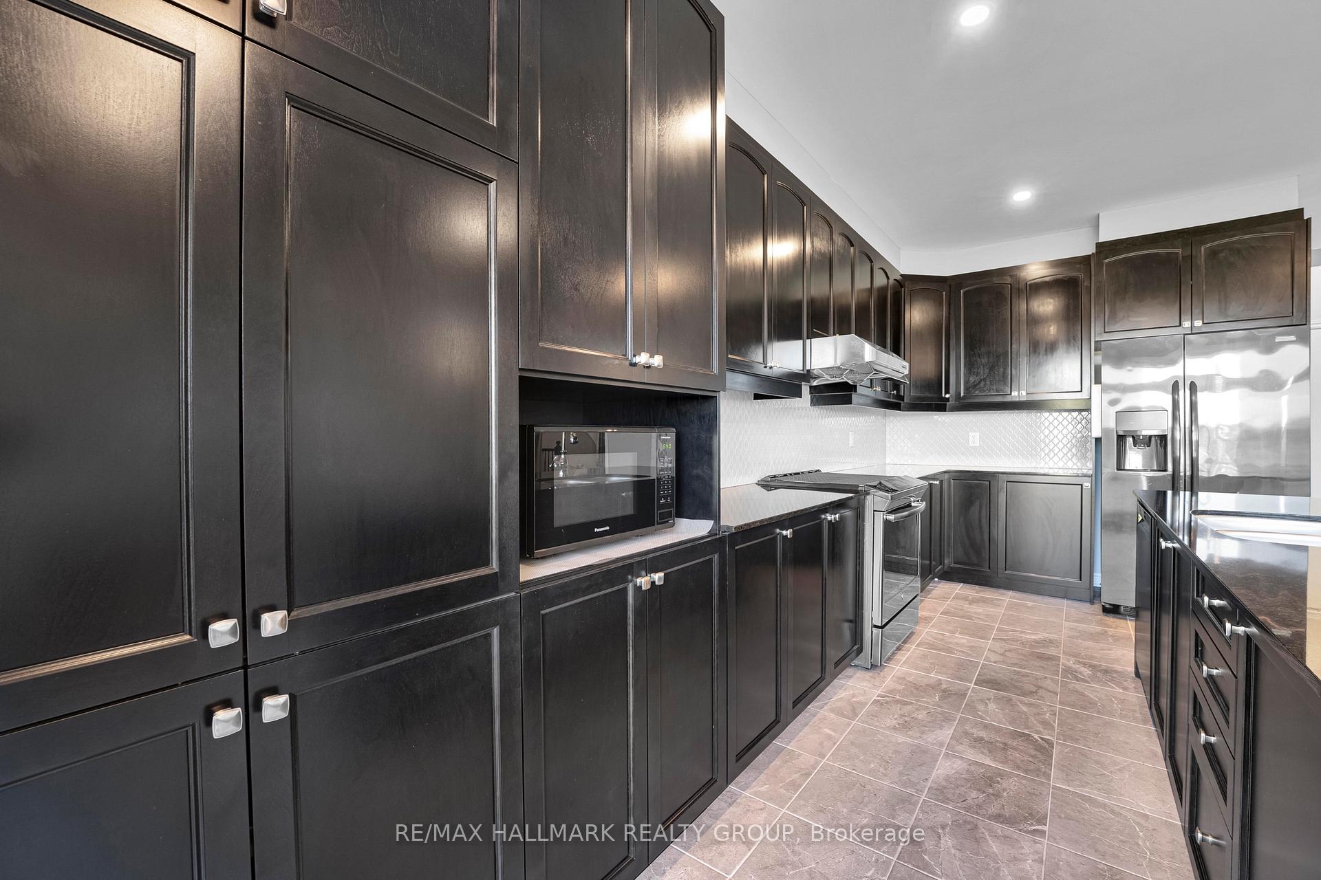 Photo 10 of 305 Sweetclover Way, Ottawa, Avalon West — HOMEH