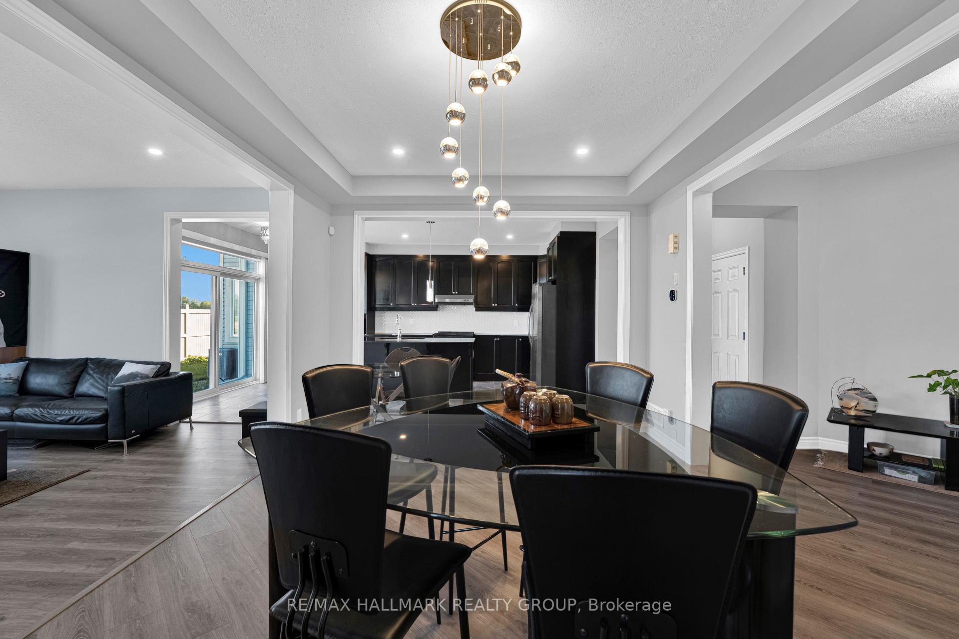 Photo 11 of 305 Sweetclover Way, Ottawa, Avalon West — HOMEH