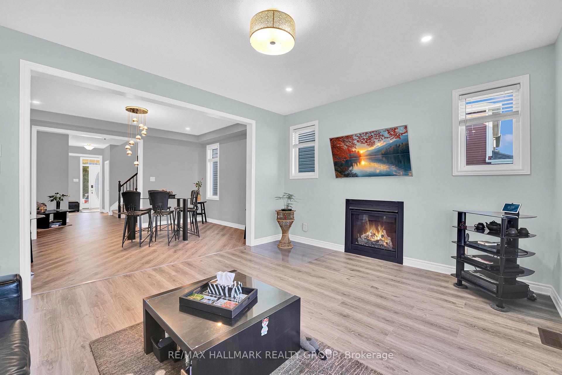 Photo 16 of 305 Sweetclover Way, Ottawa, Avalon West — HOMEH
