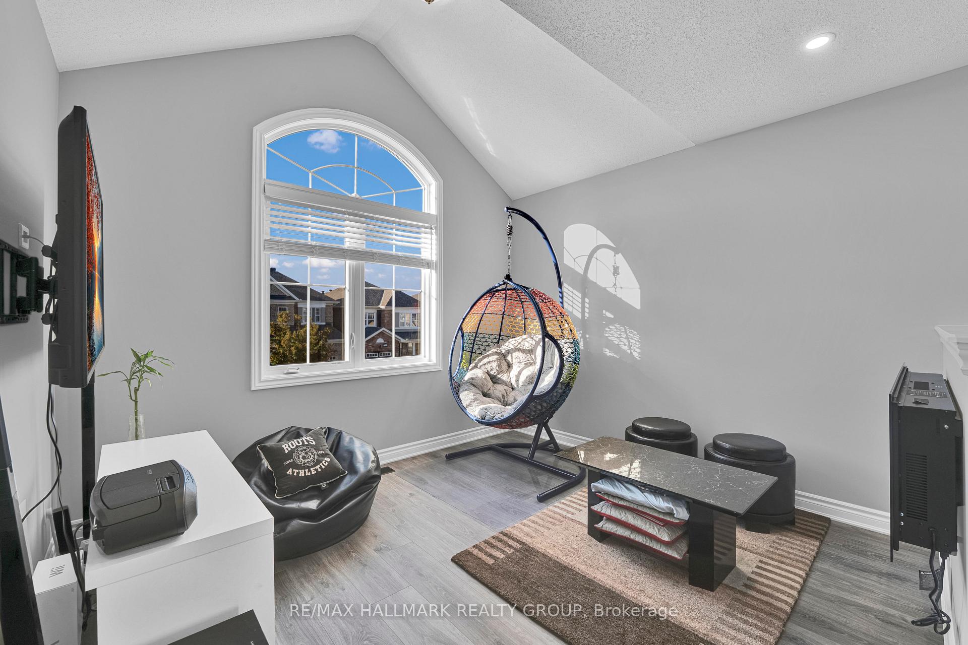 Photo 25 of 305 Sweetclover Way, Ottawa, Avalon West — HOMEH