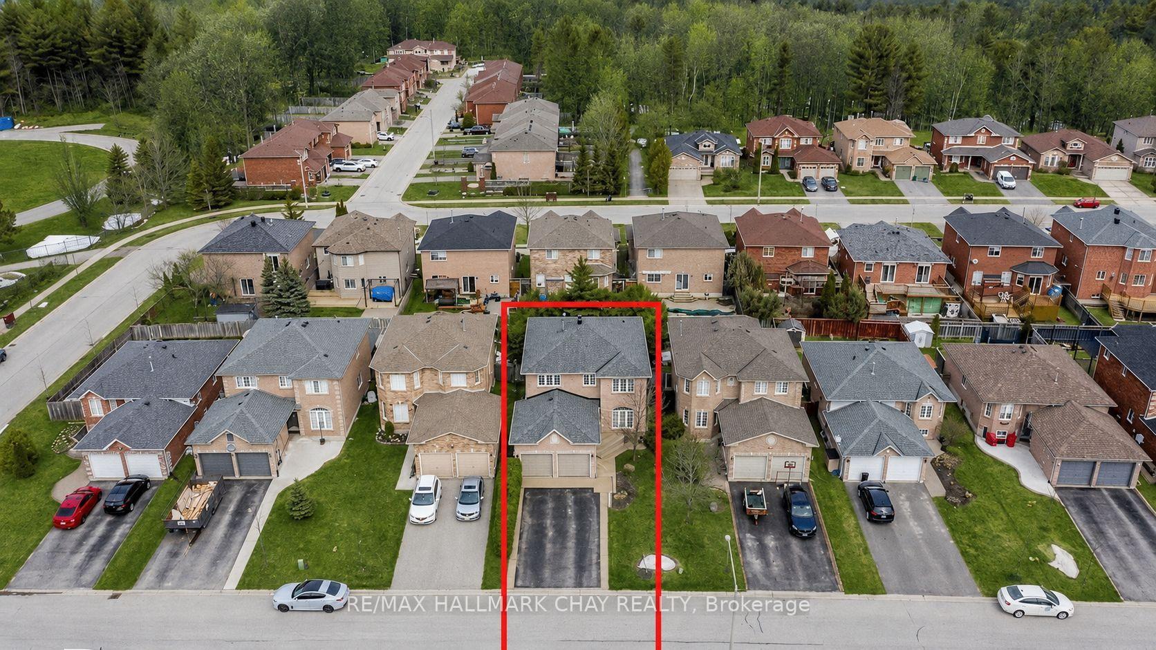 Photo 3 of 69 Kenwell Crescent, Barrie, Holly — HOMEH
