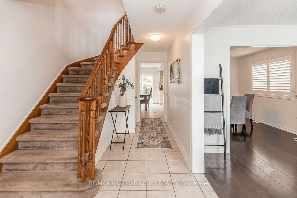 Photo 4 of 69 Kenwell Crescent, Barrie, Holly — HOMEH