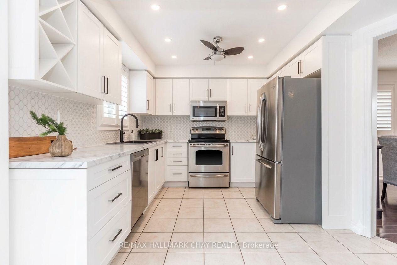 Photo 12 of 69 Kenwell Crescent, Barrie, Holly — HOMEH