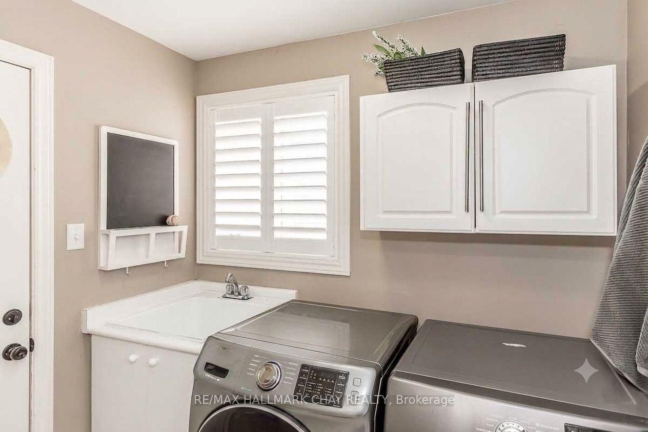 Photo 19 of 69 Kenwell Crescent, Barrie, Holly — HOMEH