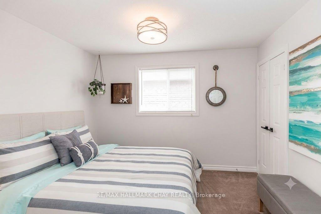 Photo 24 of 69 Kenwell Crescent, Barrie, Holly — HOMEH