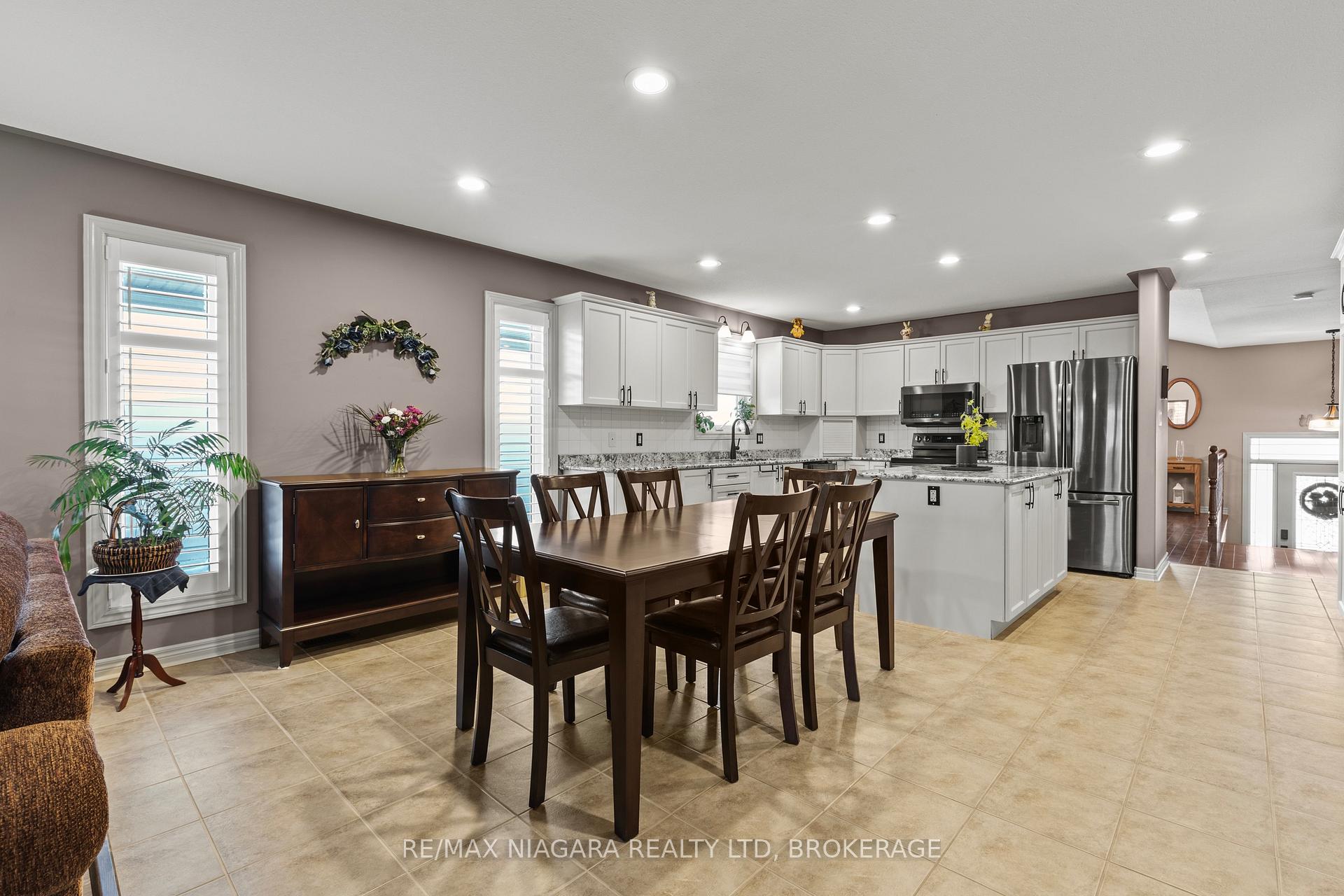 Photo 12 of 129 Wellbrook Avenue, Welland, Prince Charles — HOMEH